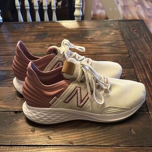 New Balance Women's White and Pink Athletic Shoes